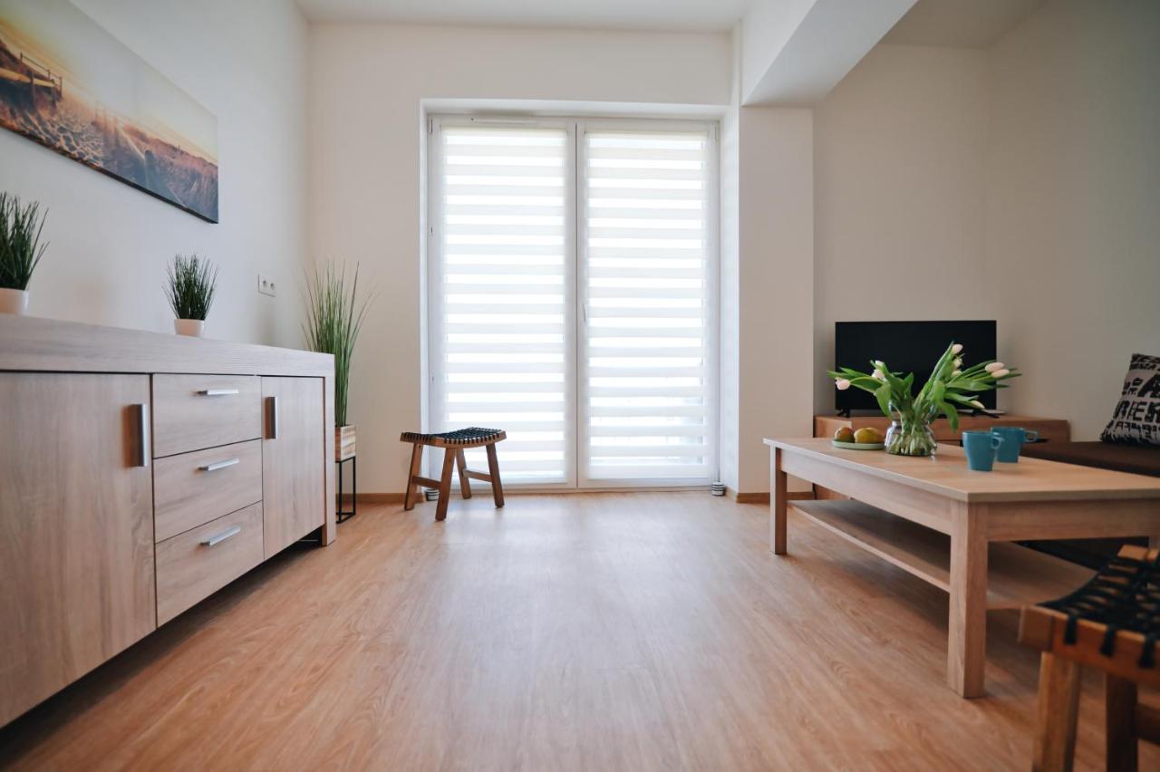Relaksik 60 By Housine Lägenhet Zator Exteriör bild